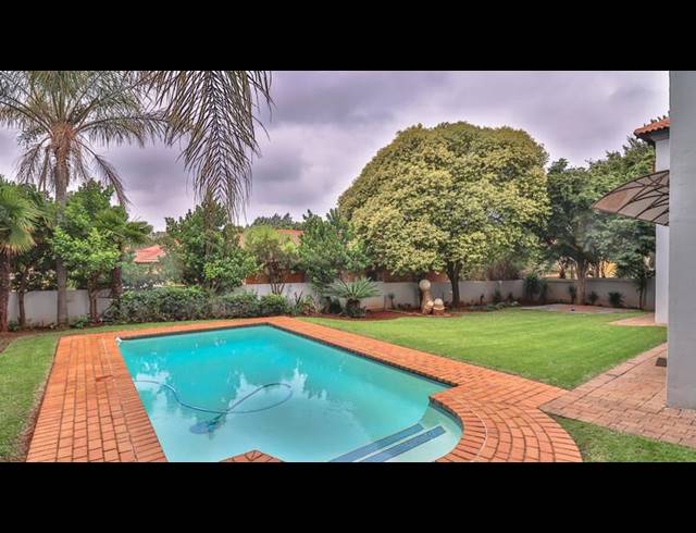 5 BEDROOM HOUSE FOR SALE IN MIDSTREAM ESTATE